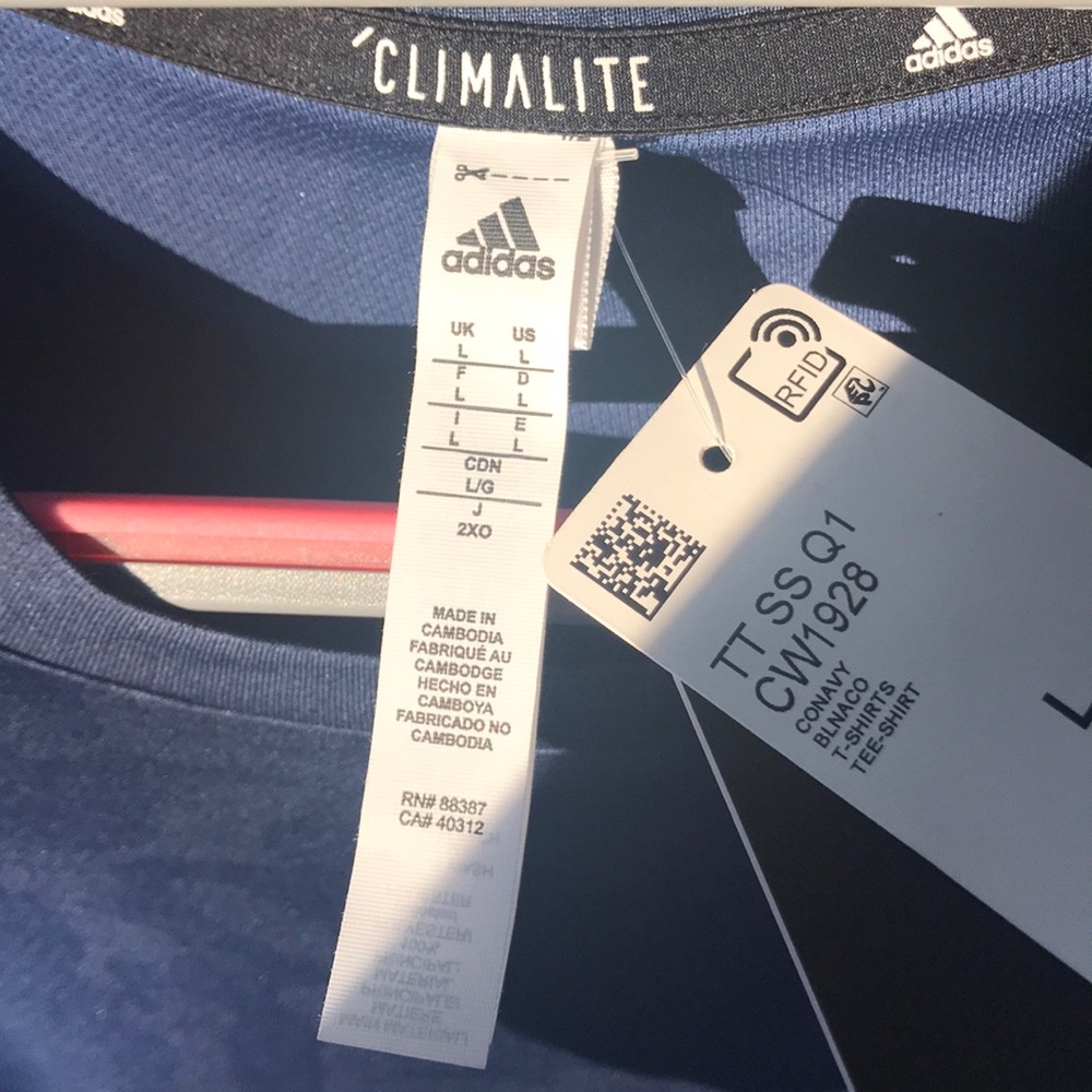 💪🏾ADIDAS T-SHIRTS TWO SIZES: L, S 💪🏾 - Picture 2 of 8
